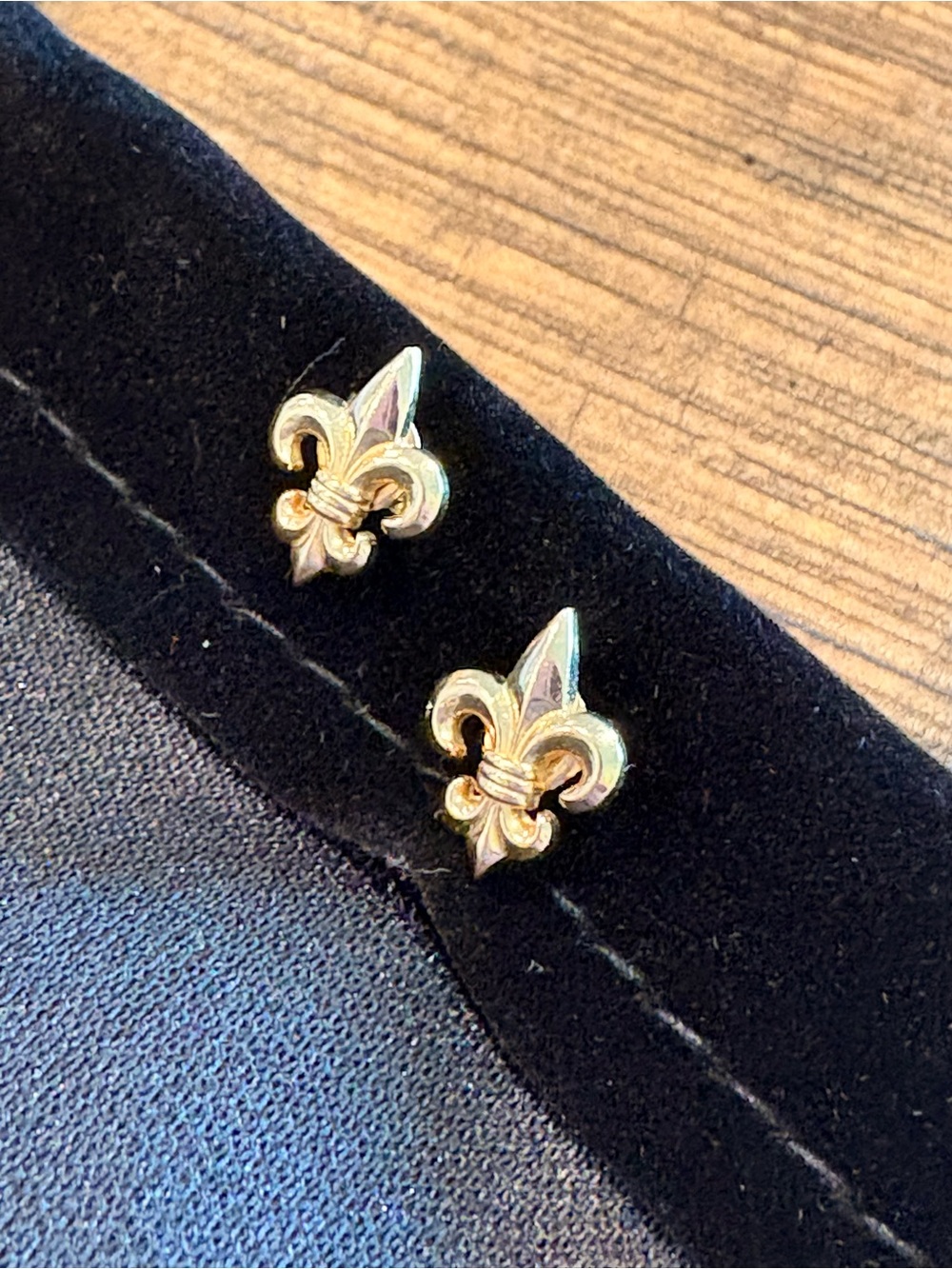 Fleur-de-Lis Gold Stud Earrings - Picture 2 of 2